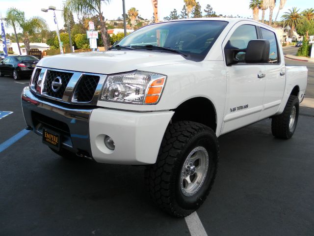 2007 Nissan Titan SLE Z71 Crew Cab Short Bed 4X4