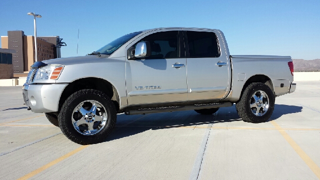 2007 Nissan Titan 4X4 Le3rd Rowone Owner