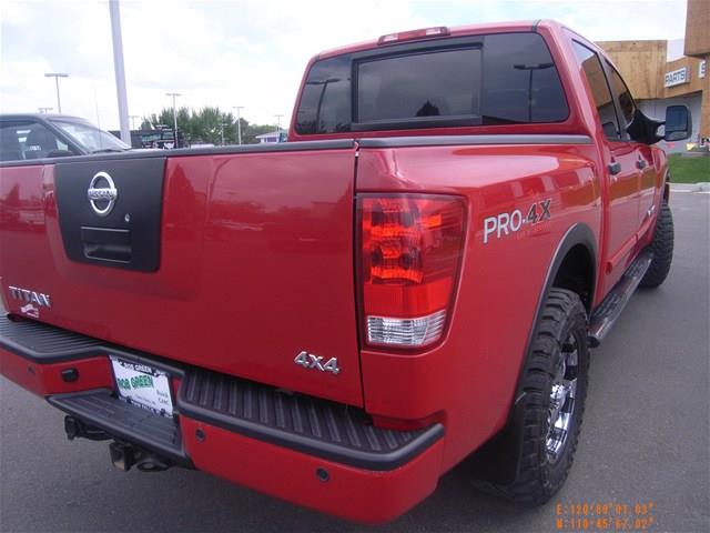 2008 Nissan Titan LX Minivan