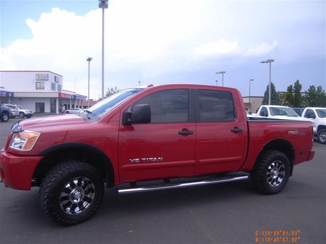 2008 Nissan Titan LX Minivan