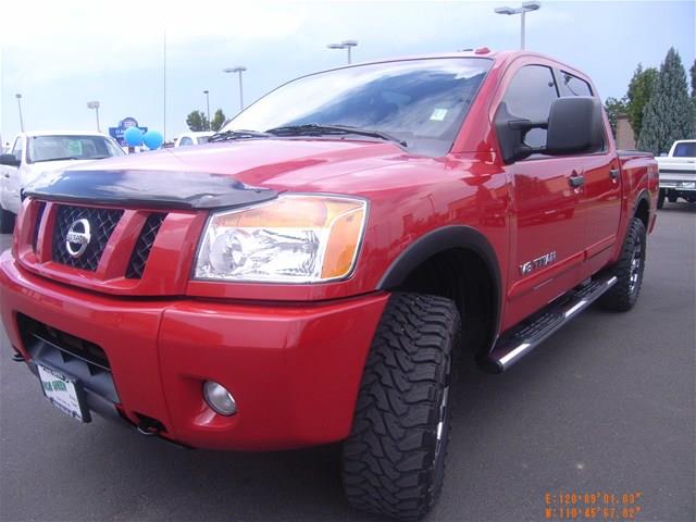 2008 Nissan Titan LX Minivan