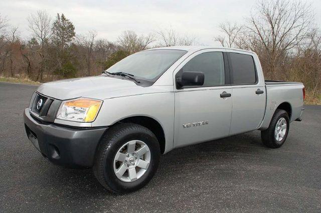 2008 Nissan Titan LX Minivan