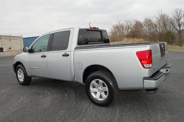 2008 Nissan Titan LX Minivan
