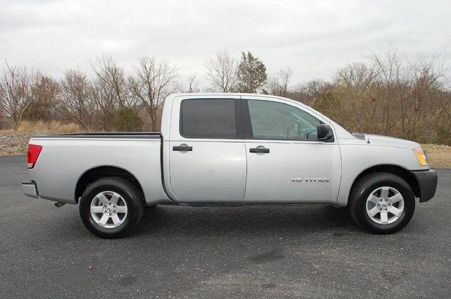 2008 Nissan Titan LX Minivan