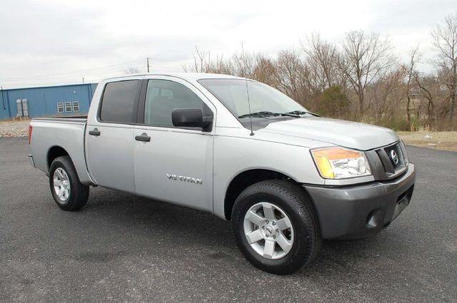2008 Nissan Titan LX Minivan