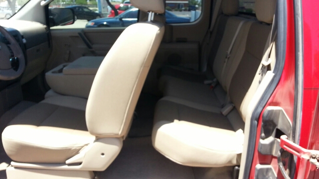 2008 Nissan Titan Luxury R350 4D Utility