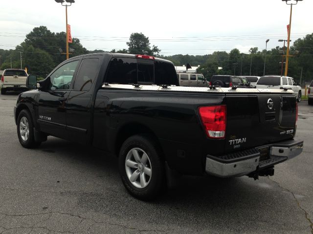 2008 Nissan Titan XL Utility Dually