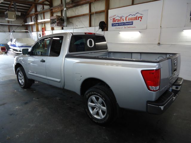 2009 Nissan Titan GLS TDI Sedan 4D