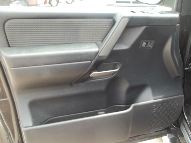 2010 Nissan Titan Lx-4wd