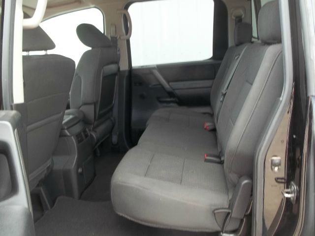 2010 Nissan Titan Lx-4wd