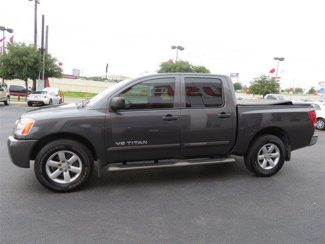 2010 Nissan Titan SE