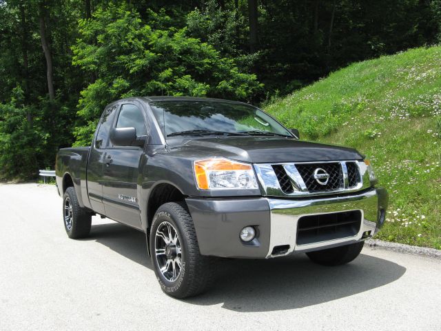 2011 Nissan Titan 2500 LS 4x2