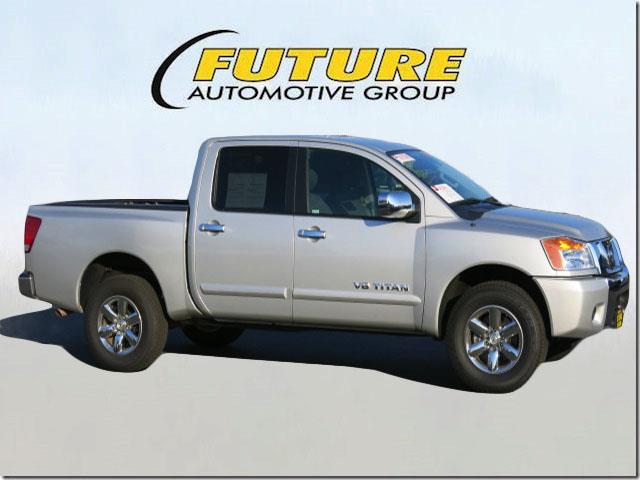 2012 Nissan Titan FWD 4dr