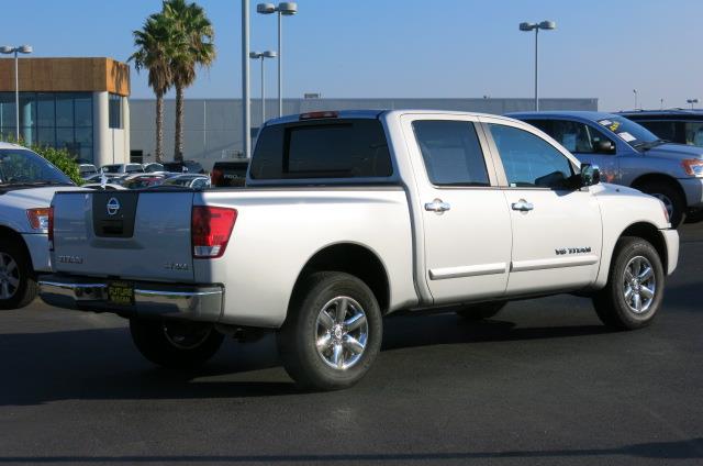 2012 Nissan Titan FWD 4dr