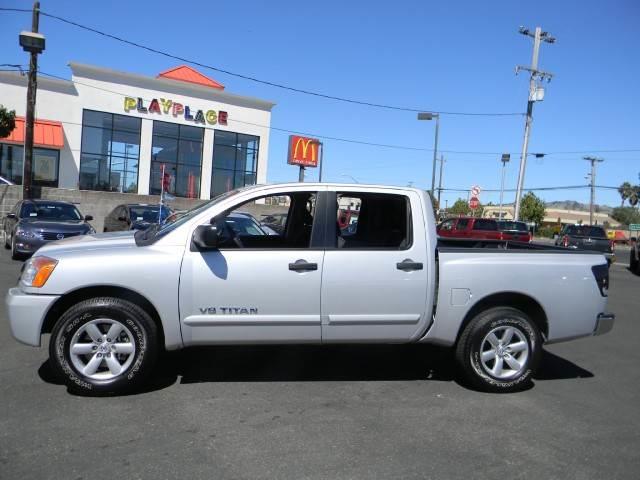 2012 Nissan Titan GLS 4 Door Sedan