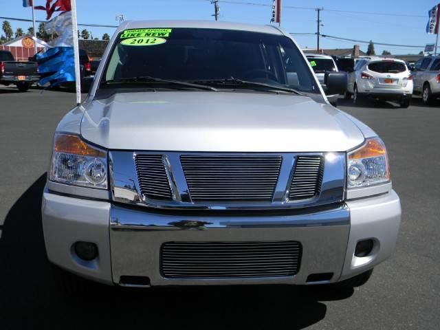 2012 Nissan Titan GLS 4 Door Sedan