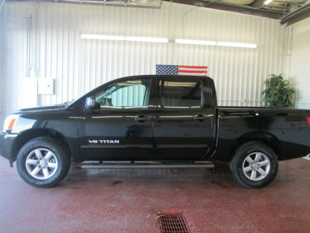 2013 Nissan Titan Prerunner V6 SR5