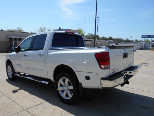 2013 Nissan Titan LS S