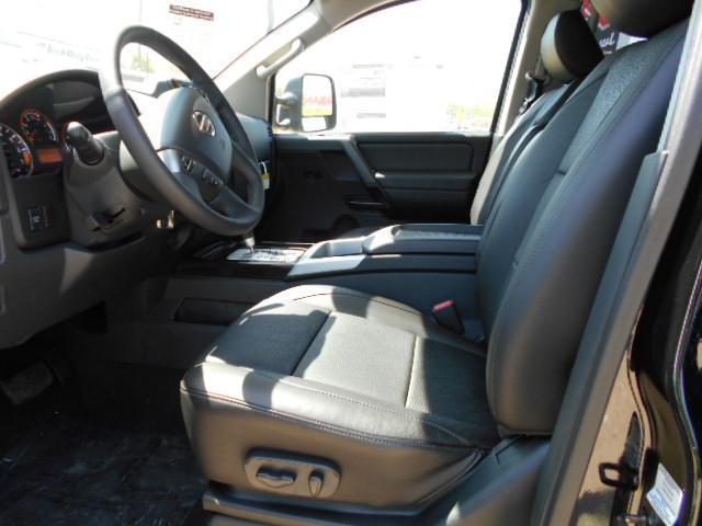 2013 Nissan Titan LS S