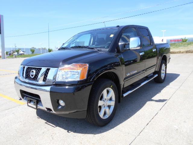 2013 Nissan Titan LS S
