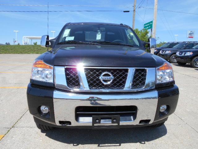 2013 Nissan Titan LS S