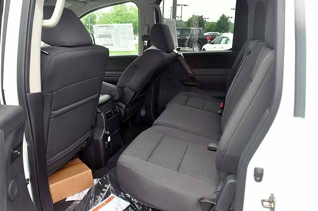 2013 Nissan Titan 4.6L Eddie Bauer