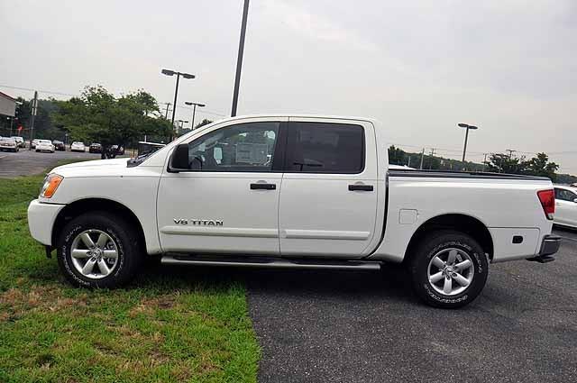 2013 Nissan Titan 4.6L Eddie Bauer