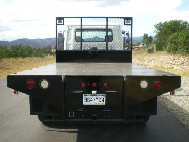 1998 Nissan UD 2000 3.8L Sedan