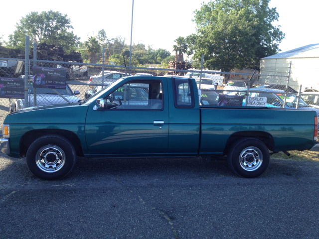 1995 Nissan Unspecified SE 2WD