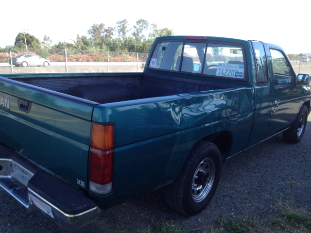 1995 Nissan Unspecified SE 2WD