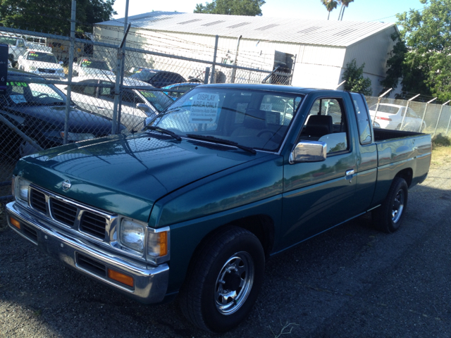 1995 Nissan Unspecified SE 2WD