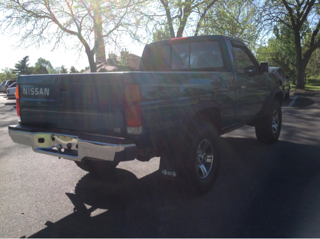 1996 Nissan Unspecified Lariat - Crew Cab 4x4 Cap