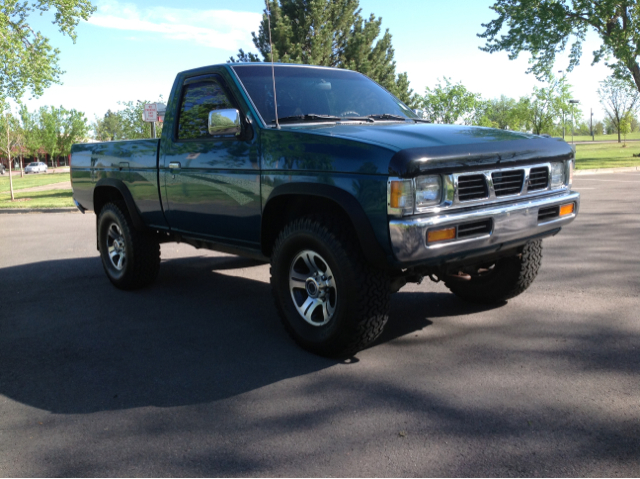 1996 Nissan Unspecified Lariat - Crew Cab 4x4 Cap