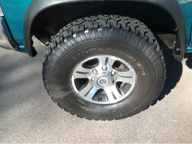 1996 Nissan Unspecified Lariat - Crew Cab 4x4 Cap