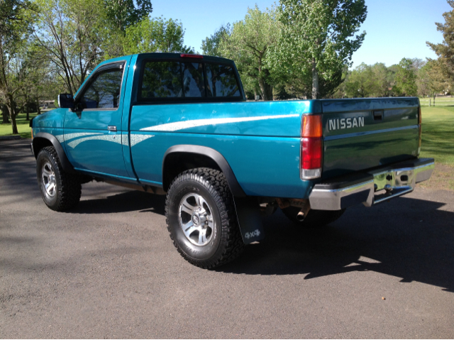 1996 Nissan Unspecified Lariat - Crew Cab 4x4 Cap