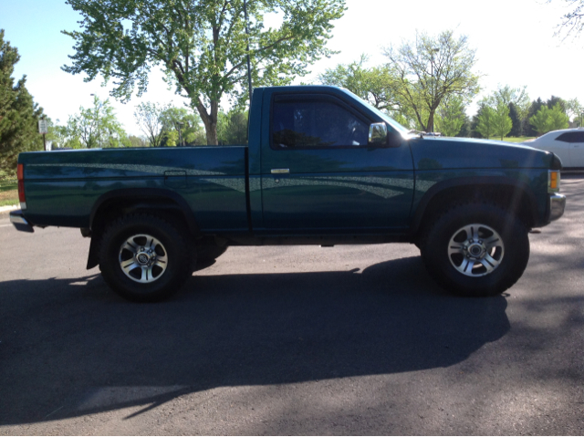 1996 Nissan Unspecified Lariat - Crew Cab 4x4 Cap