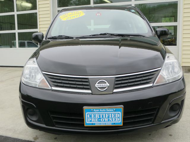 2007 Nissan Versa Lariat XL