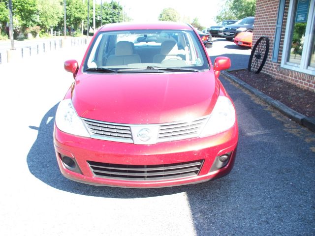 2007 Nissan Versa Crew Cab Standard Box 2-wheel Drive SLE