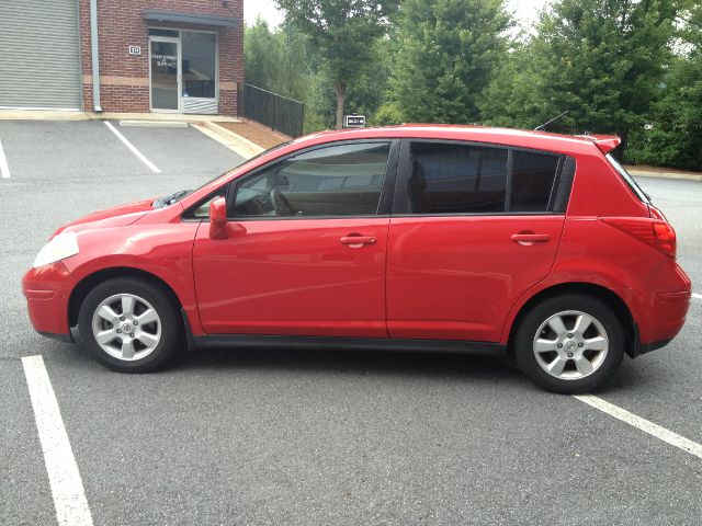 2007 Nissan Versa Limited Access Cab 4WD