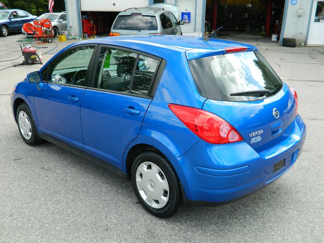 2007 Nissan Versa E43