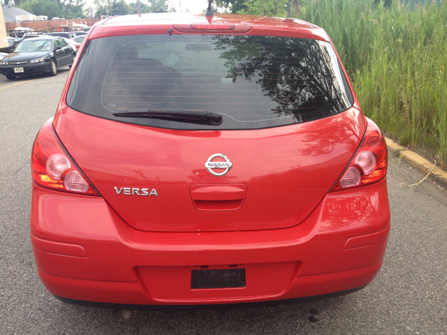 2007 Nissan Versa E43