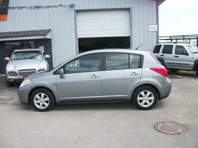 2007 Nissan Versa Limited Access Cab 4WD