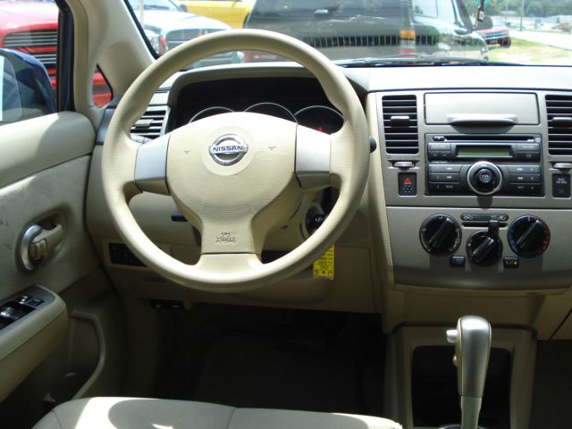 2007 Nissan Versa Limited Access Cab 4WD