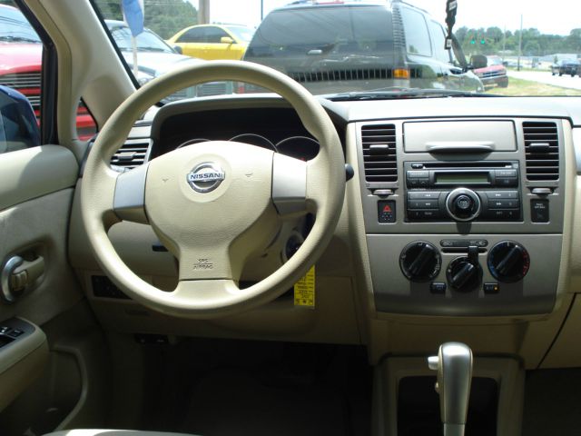 2007 Nissan Versa Limited Access Cab 4WD