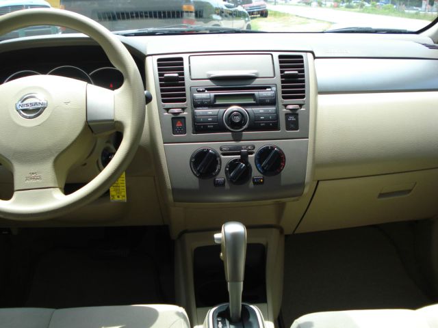 2007 Nissan Versa Limited Access Cab 4WD