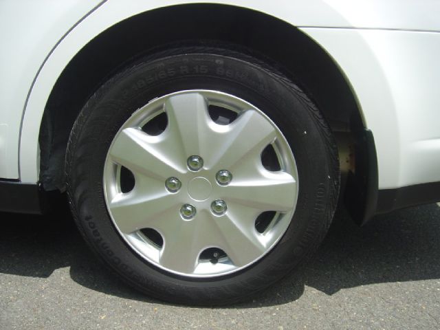 2007 Nissan Versa Crew Cab Standard Box 2-wheel Drive SLE