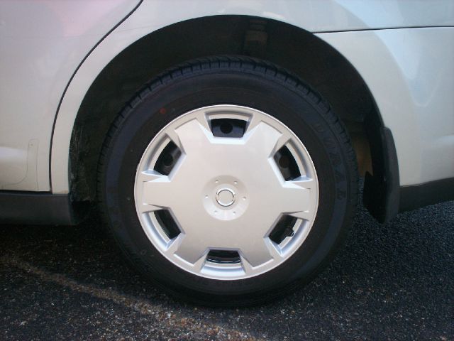 2007 Nissan Versa Crew Cab Standard Box 2-wheel Drive SLE