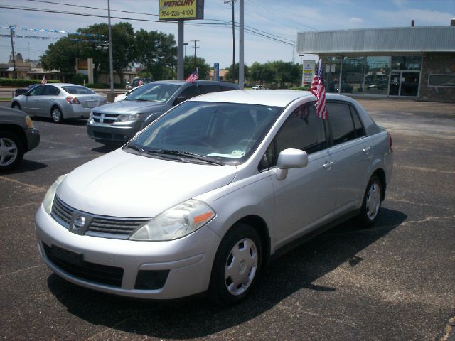 2007 Nissan Versa Crew Cab Standard Box 2-wheel Drive SLE