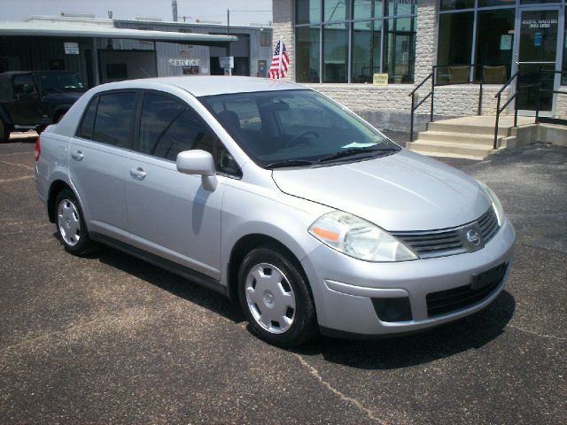 2007 Nissan Versa Crew Cab Standard Box 2-wheel Drive SLE