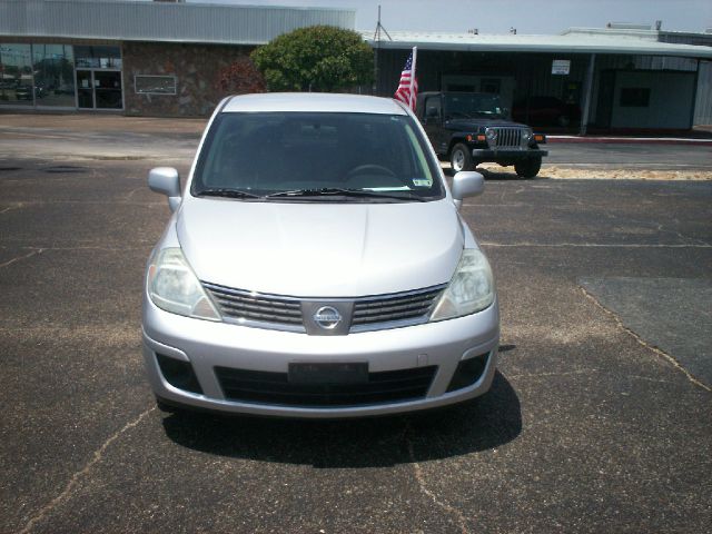 2007 Nissan Versa Crew Cab Standard Box 2-wheel Drive SLE